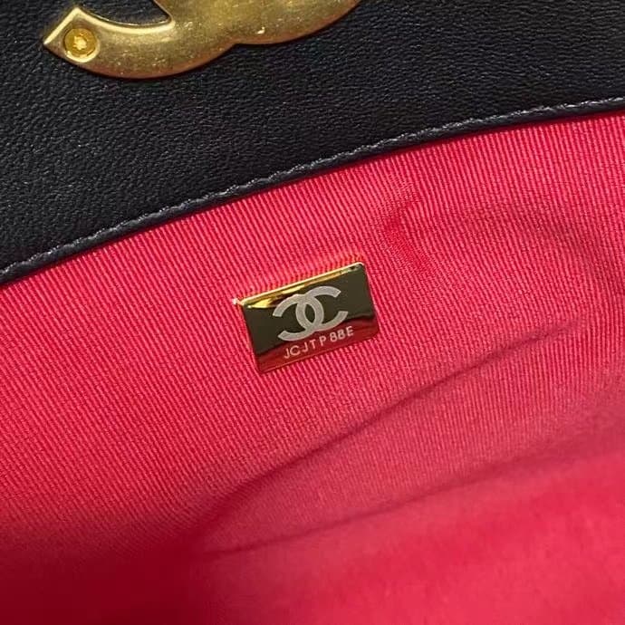 Chanel Shopping Chanel Bag 19 Black For Women, Women's Bags 16in/41cm